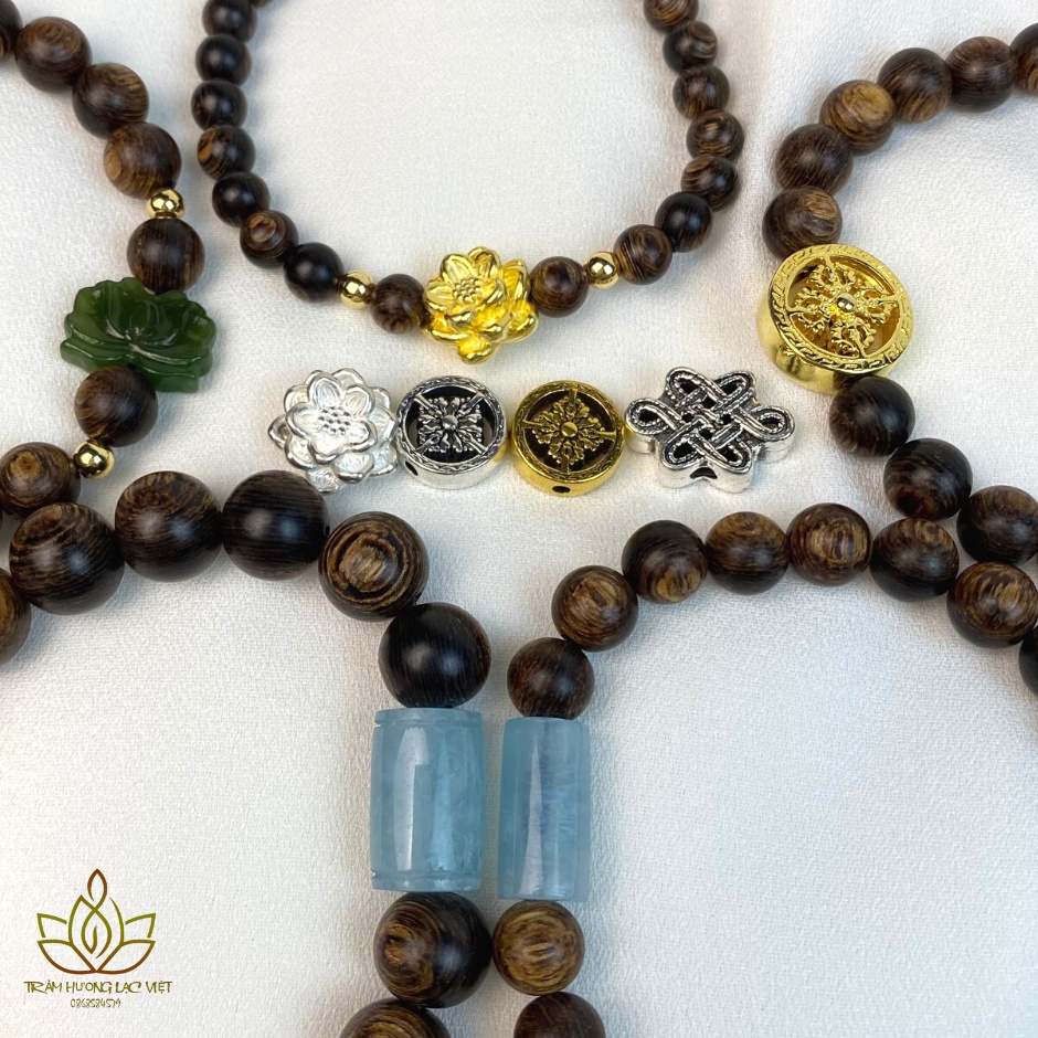 Vòng Tay Trầm Hương Sánh Chìm Mix Đá Phong Thủy và Charm May Mắn - Lạc Việt Trầm Hương
