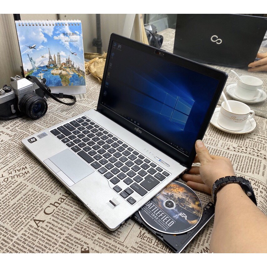 Laptop Nhật Bản Fujitsu S935 Core i5-5200U, 4gb ram, 128gb SSD, 13.3inch Full HD vỏ nhôm sang trọng bền bỉ