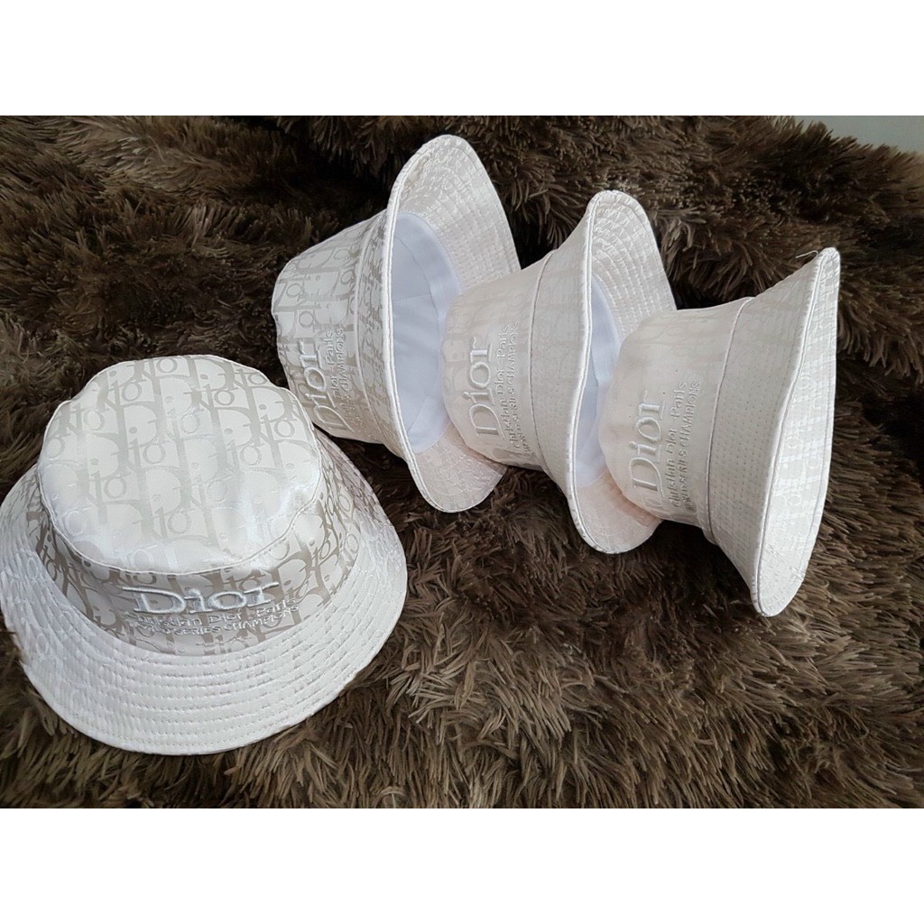 Mũ Bucket Vành Tròn Thêu Họa Tiết Chứ Cao Cấp