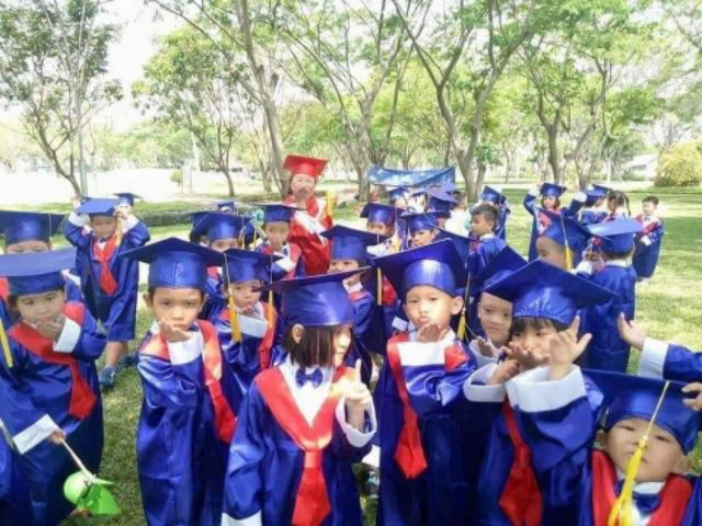 Áo tốt nghiệp mầm non | BigBuy360 - bigbuy360.vn