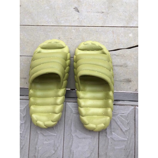 Dép quai ngang dành cho nam nữ con sâu kèm ảnh thật