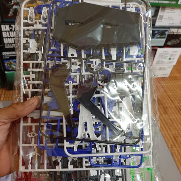 Mô Hình Gundam 00 SEVEN SWORDIG HG 1/144