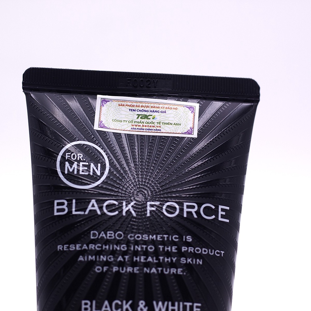 Sữa Rửa Mặt Nam Trắng Da, Xóa Mụn, Loại Bỏ Dầu Nhờn Từ Than Hoạt Tính DABO BLACK FORCE- For Men Hàn Quốc (120ml)