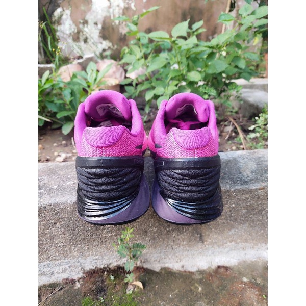 giày thể thao nikeeee 2handdd chính hãng độ mới cao , bao chính hãng , phối màu đẹp bao chính hãng. size37,5