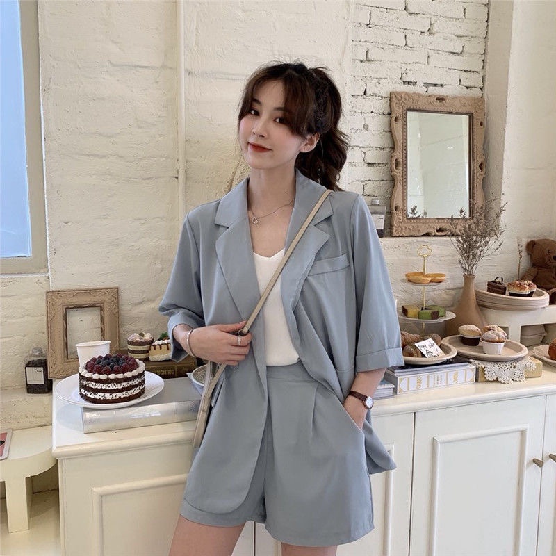 Trang phục áo khoác blazer + áo khoác vest + quần short ống rộng chống nắng thời trang xuân hè Hàn cổ điển cho nữ