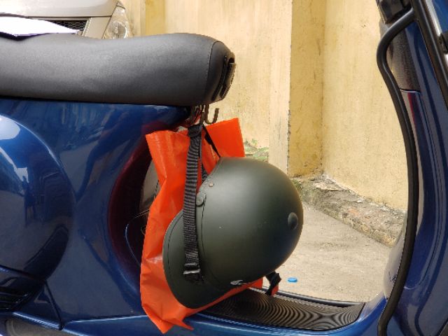 Móc treo đồ cho xe vespa