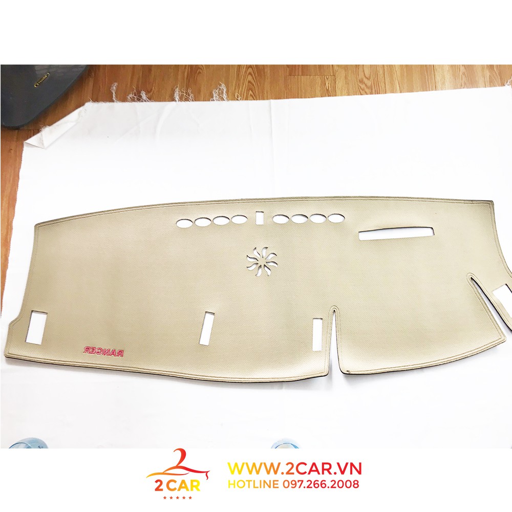 Thảm Taplo da carbon xe Ranger Wiltrack, Raptor, XLT, XLS đời 2005- 2021, 2022, 2023 vân cacbon cao cấp