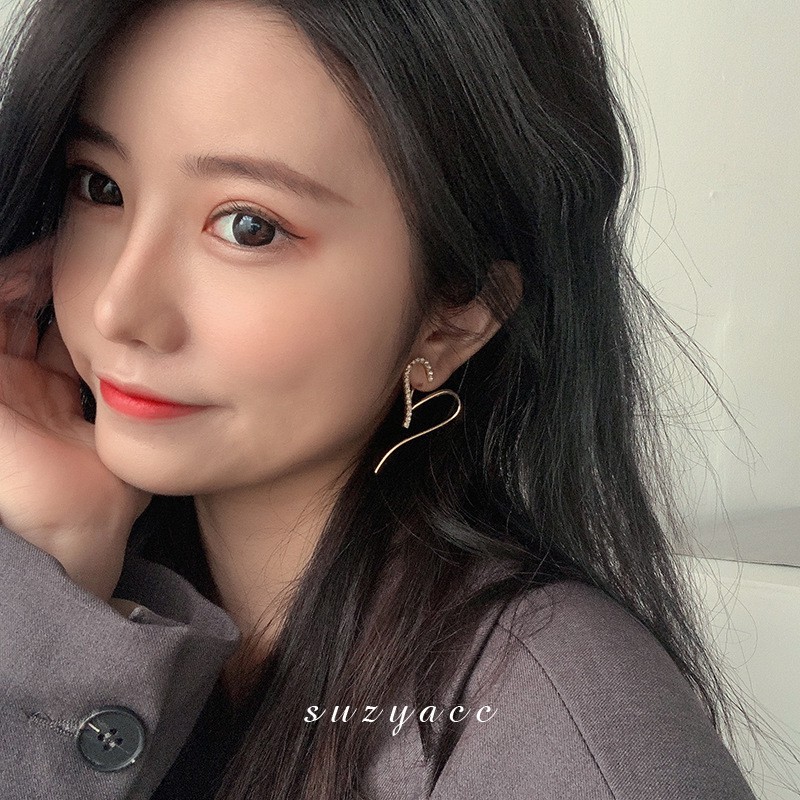 Khuyên Tai Trái Tim Đính Đá Phong Cách Hàn Quốc C171