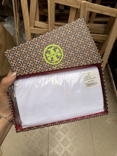 VÍ DA THẬT TORY CHẦN