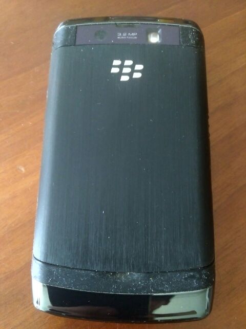 Blackberry 9550