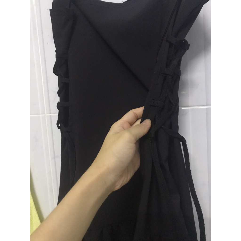 Váy đen 2 dây ROSYHANA, đầm đen hai dây vạt Ô Zuê lệch tà vải đũi cao cấp