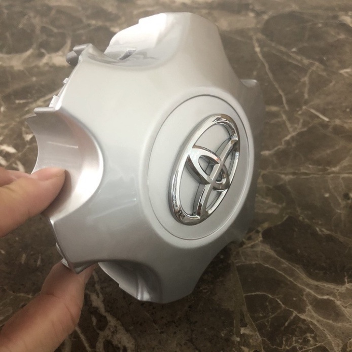 1 chiếc Logo chụp mâm, ốp lazang bánh xe ô tô Toyota Fortuner 2012- 2016 và Toyota Hilux 2011-2015 mã TY-139