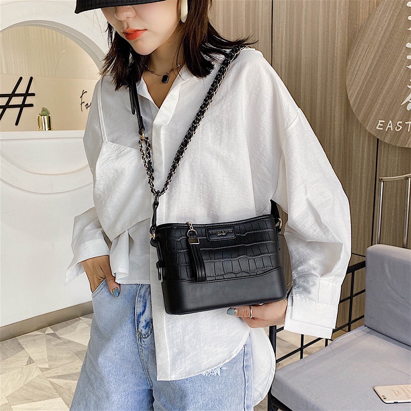 ( SẴN) Túi Đeo Chéo Dây Xích Lingge Túi Đeo Vai Nữ Hót 2022 Màu Sắc Trẻ Trung Sang Trọng B024