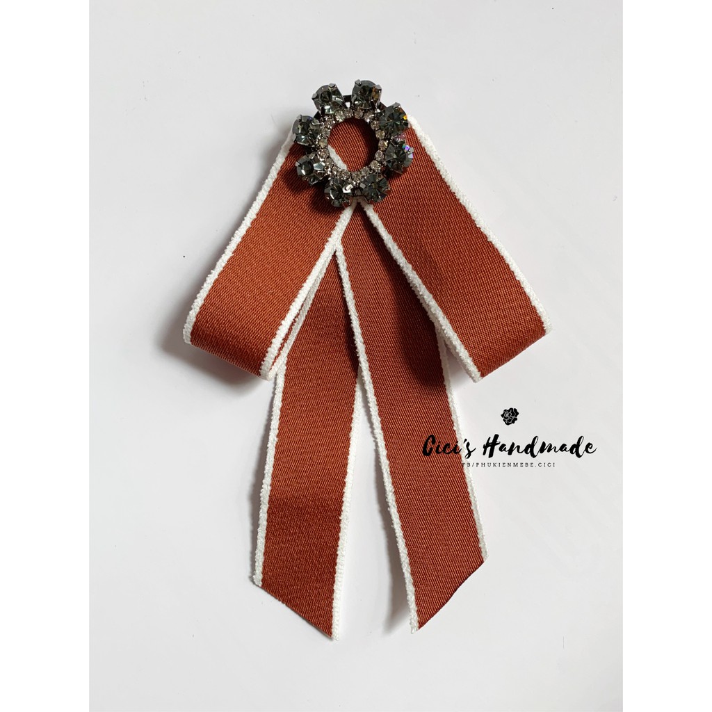 Nơ Ruyban cài cổ áo, nơ kẹp tóc kaki viền trắng Cici Handmade