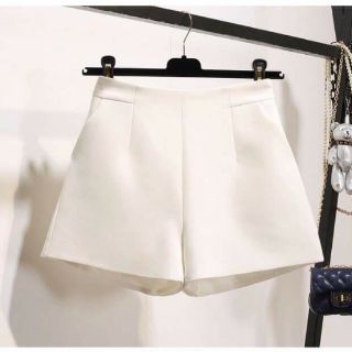 Quần short cạp cao hiện đại m022