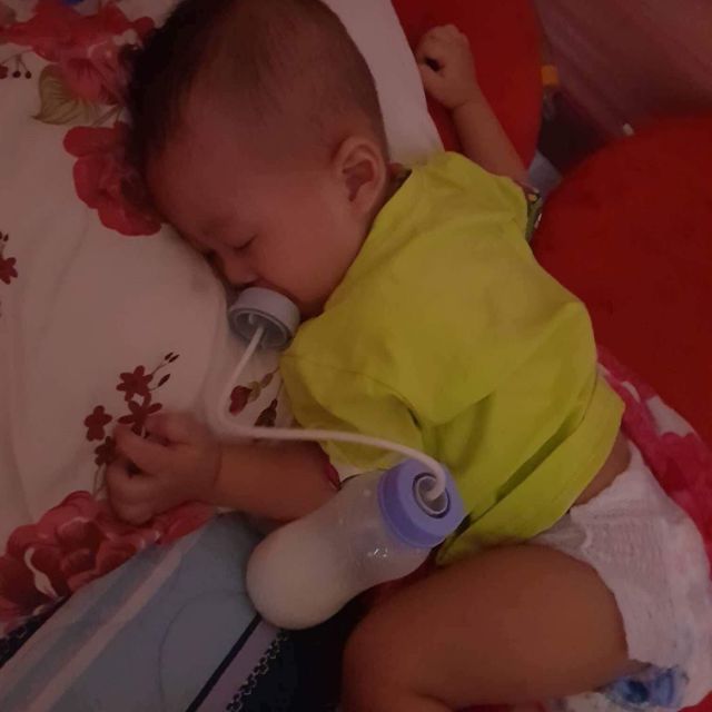 Cobo Bình sữa rảnh tay ( tặng bộ khay ăn dặm )
