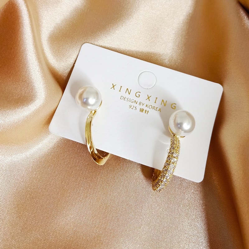 bông tai khoen tròn đính hạt châu cá tính