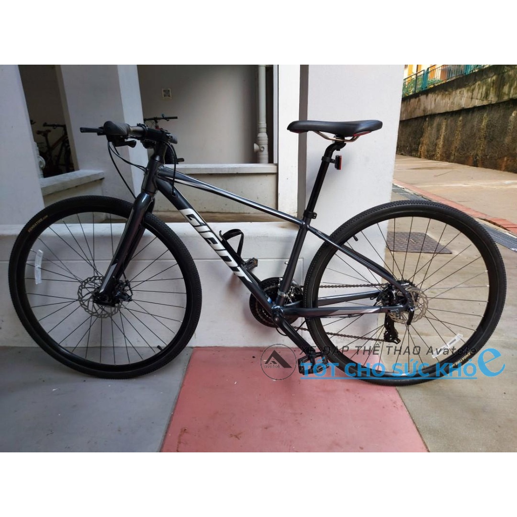 Xe đạp đường trường Giant Escape 2 Disc-2020, Khung sườn Giant 700C Aluxx, Bộ group Shimano Tourney, Màu trắng đen