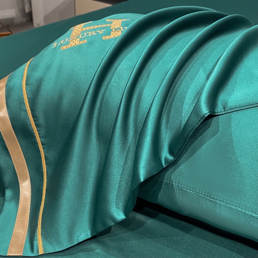 Bộ chăn ga gối lụa chữ H LUXURY LÌFE thêu sang trọng, chất phi lụa thoáng mát hàng nhập khẩu - Liên hương