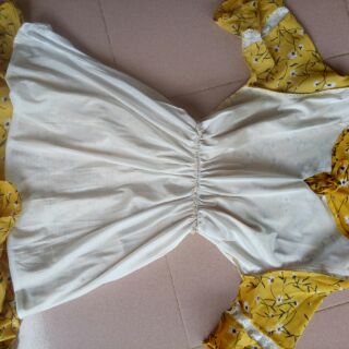 Váy hoa tay lỡ