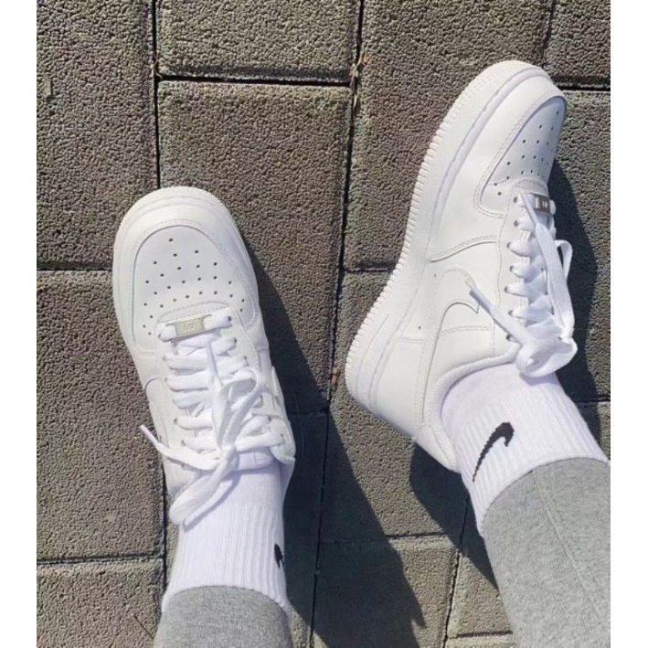 B(ẢNH THẬT) Giày Thể Thao Nữ Trắng Siêu Nhẹ Da Mềm Êm Fullbox