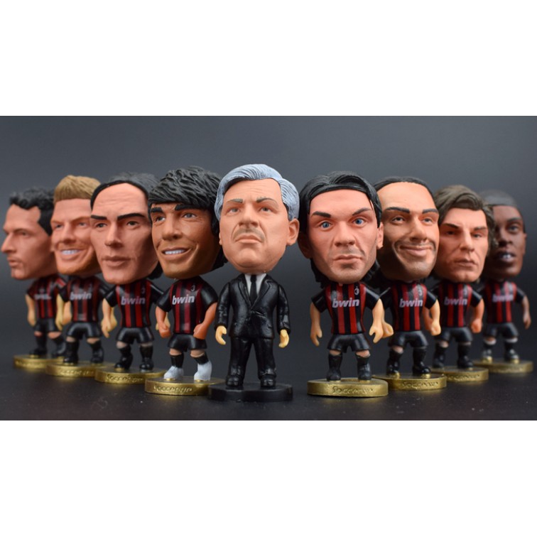Tượng cầu thủ bóng đá AC Milan
