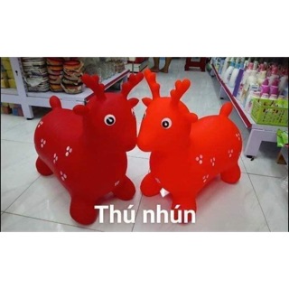 Thú nhún bơm hơi hình con hươu cho bé