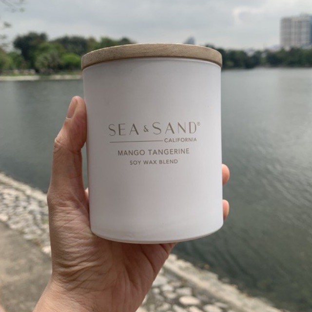 Nến thơm Sea & Sand hương Mango Tangerine 8oz