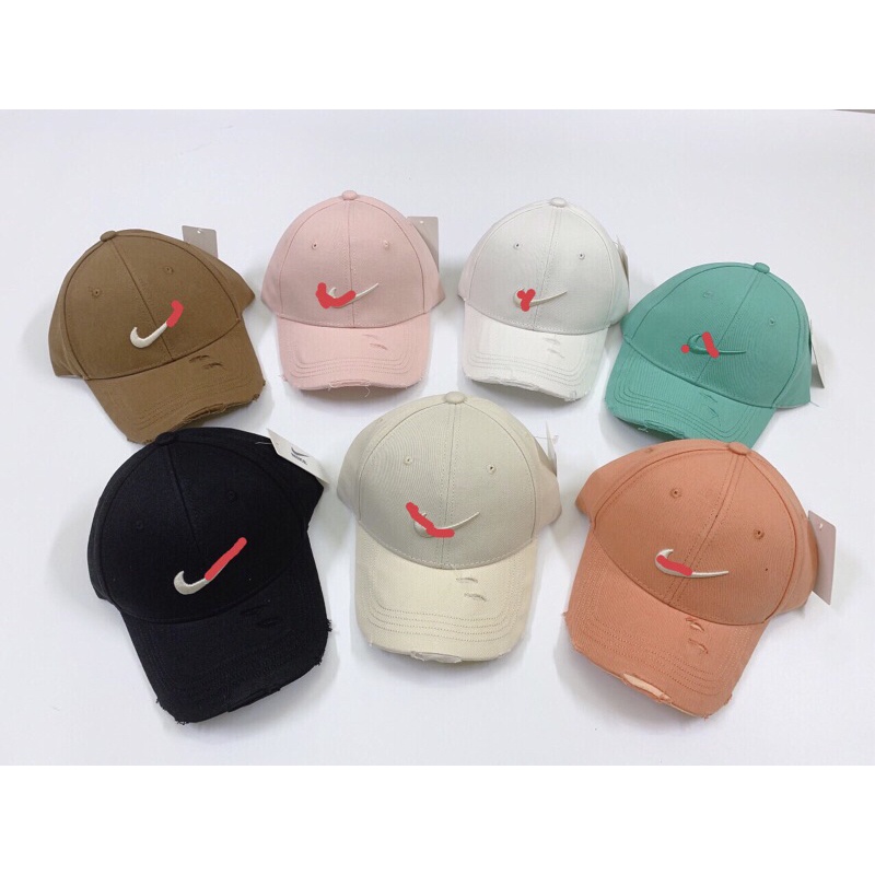 Mũ nón lưỡi trai rách thêu hoạ tiết đẹp phong cách unisex