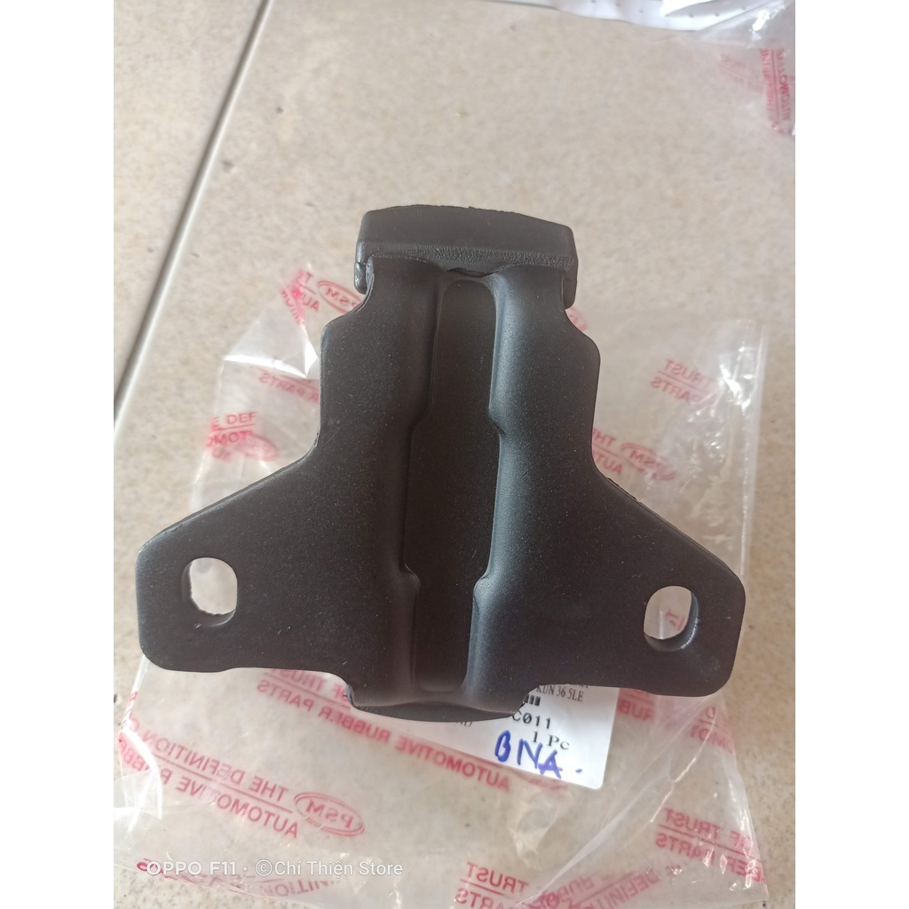 Thun Cao Su Chân Máy Xe TOYOTA INNOVA Thái Lan