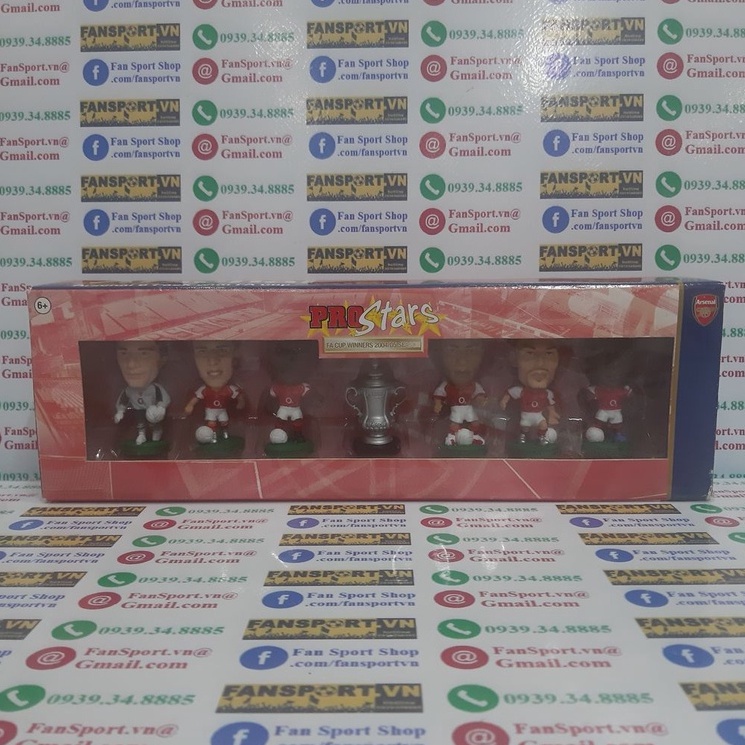 Box tượng cầu thủ Arsenal vô địch FA Cup Winner 2004-2005 corinthian limited figure set pack