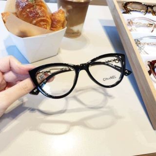 Kính Cận mắt mèo