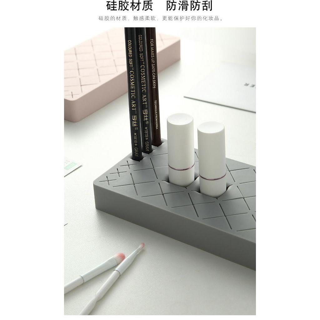 (New Arrival) Convenient Silicone Lipstick Holder
