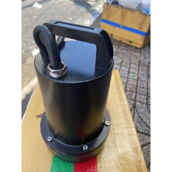 Máy bơm nước chìm 12v-150W và 24v-180W.Máy bơm tõm.Bơm thả ngâm nước.Lõi Đồng 100%.Bảo hành 6T