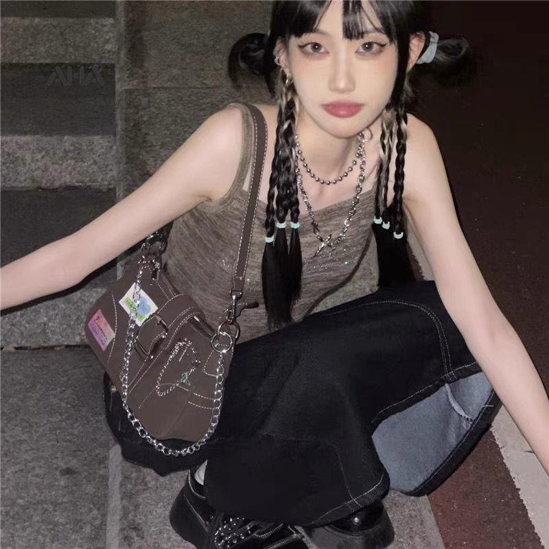 Túi xách AHA official phối dây xích sắt cá tính ngọt ngào cho nữ