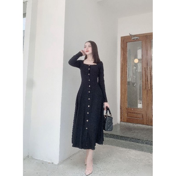 Đầm thun gân trang trí nút hoa mai_ đen