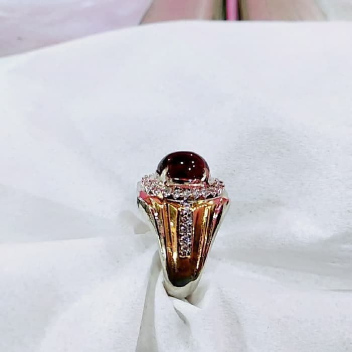 Nhẫn Đính Đá Garnet Tự Nhiên Sang Trọng