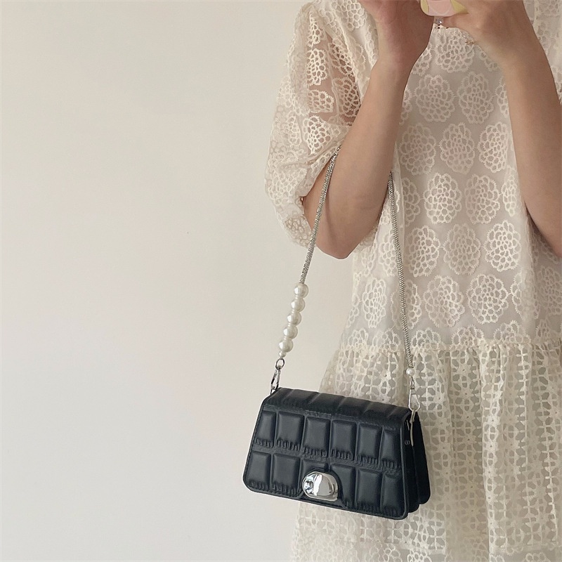 Túi Xách Đeo Vai Đính Đá Phối Dây Xích Ngọc Trai Đơn Giản Xinh Xắn