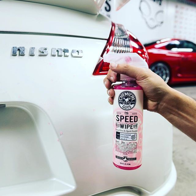 Chai xịt chống tĩnh điện, phủ bóng sơn xe Chemical Guys Speed Wipe Spray Gloss and Quick Detailer.