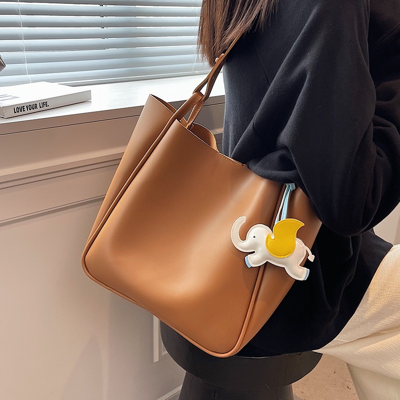 Túi IELGY đeo vai sức chứa lớn có móc khóa hoạt hình dành cho nữ