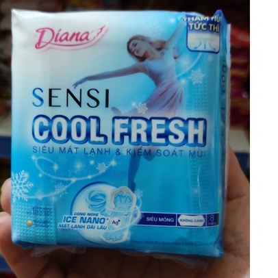 Băng vệ sinh Diana SenSi Cool Fresh siêu mỏng gói 8 miếng