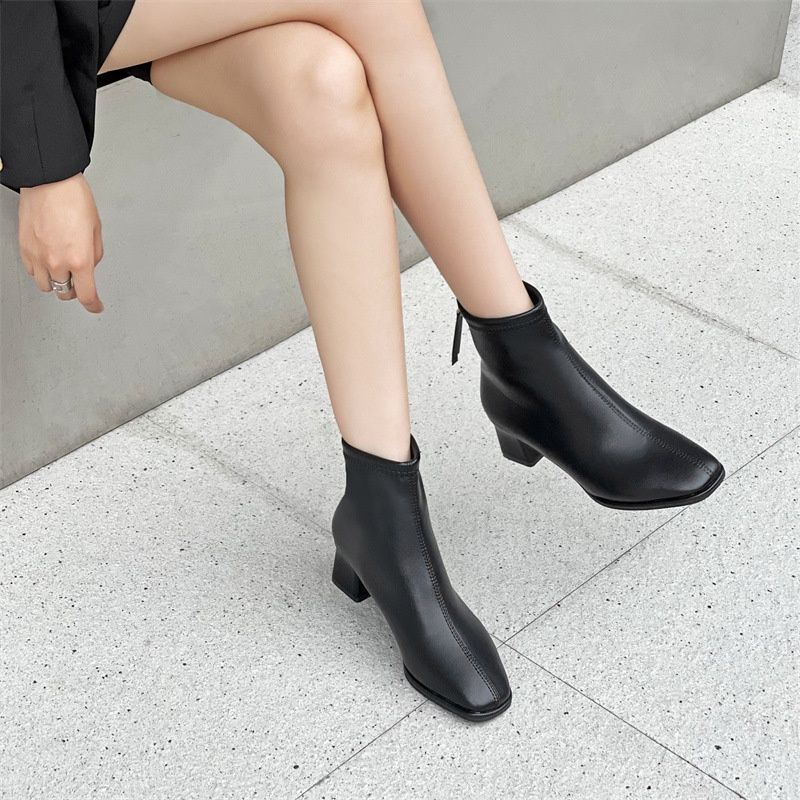 Boots Nữ Da Mềm Emy Boot Cổ Ngắn Khoá Sau Giày Bốt Nữ Thời Trang Hot Hit