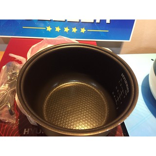 Nồi cơm cơ HYUNDAI HDE 2000W .