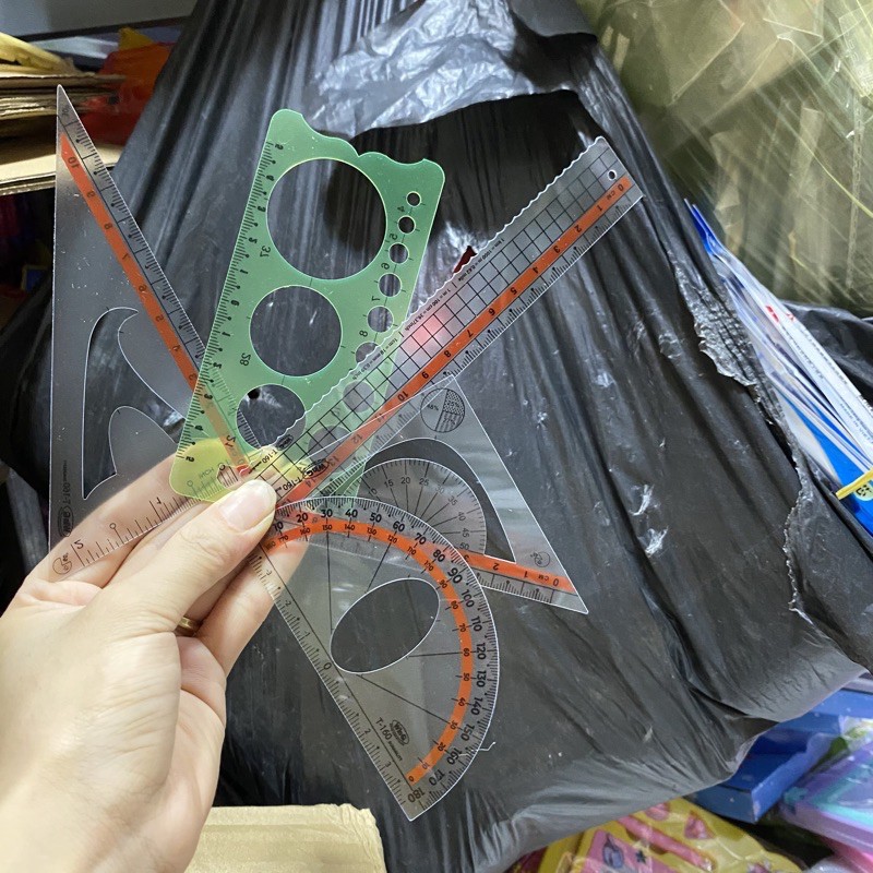 1 bộ thước kẻ dẻo đa năng Winq 5 món