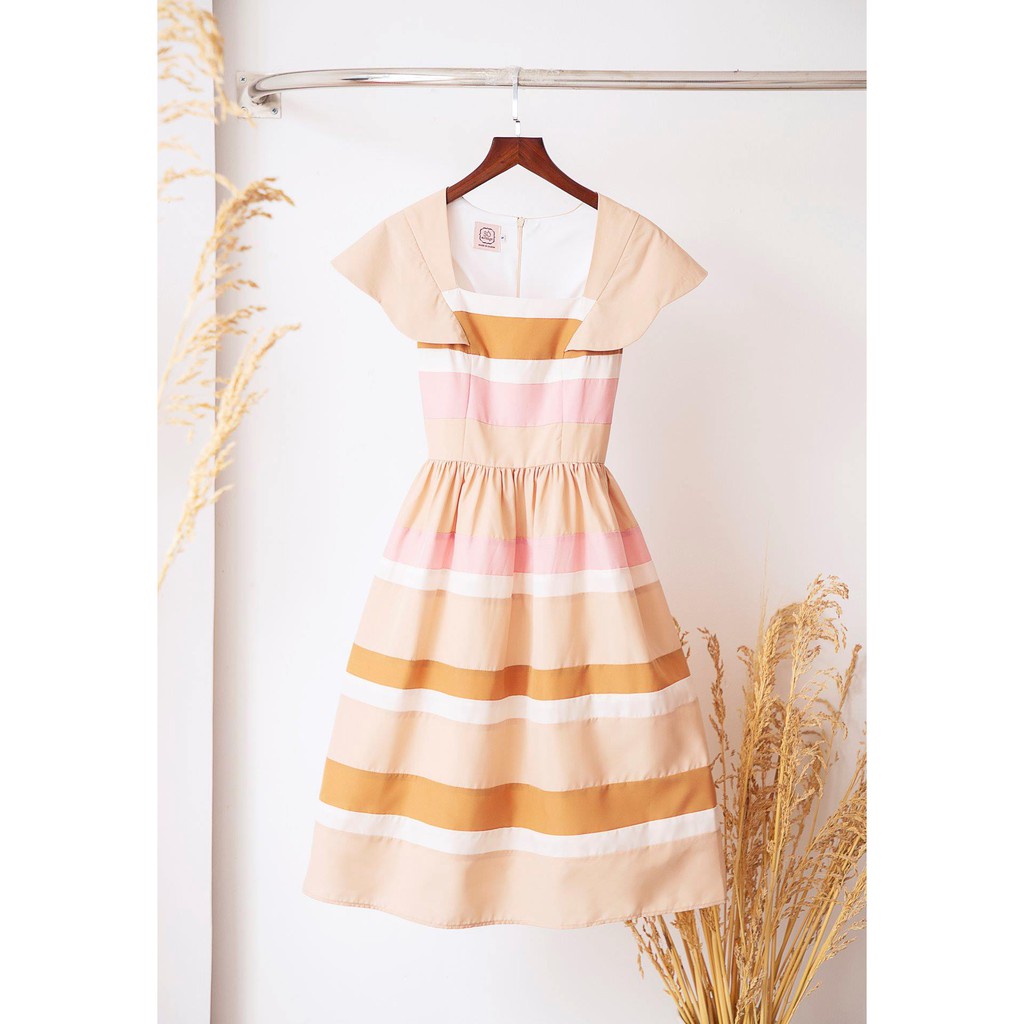 SÒ VINTAGE - CREPE Đầm phối màu cổ vuông tay cánh tiên