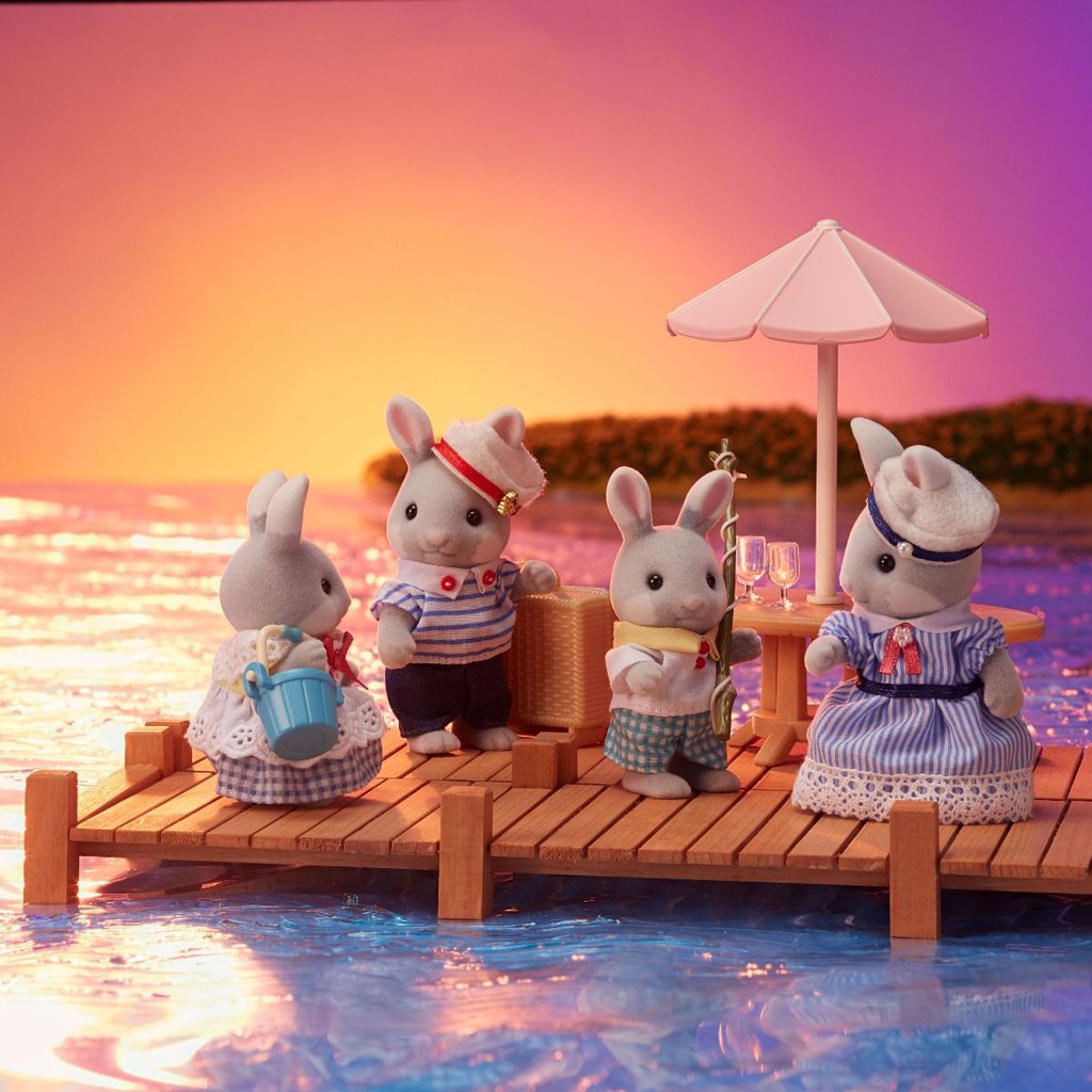 Sylvanian Families Gia Đình Thỏ Xám Miền Biển Sea Breeze Rabbit Family