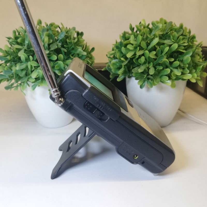 Tivi mini cầm tay casio TV-880 còn sử dụng tốt cho anh em sưu tầm đồ cổ | BigBuy360 - bigbuy360.vn