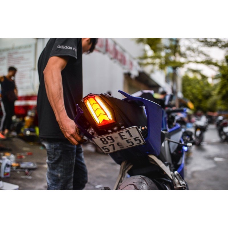 ĐÈN HẬU TÍCH HỢP XI NHAN - ĐỔI MÀU ĐÈN CHO YAMAHA R15V3 CỰC ĐẸP
