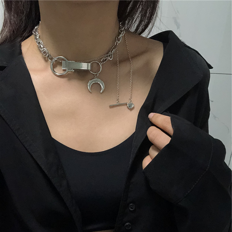 Dây Chuyền Mặt Hình Mặt Trăng Và Trái Tim Kim Loại 22722 Phong Cách Hip Hop