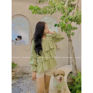 Set áo BBD xanh vải đũi ánh nhũ cổ V bèo tầng tay dài kèm quần short lưng thun kem freesize Pumi